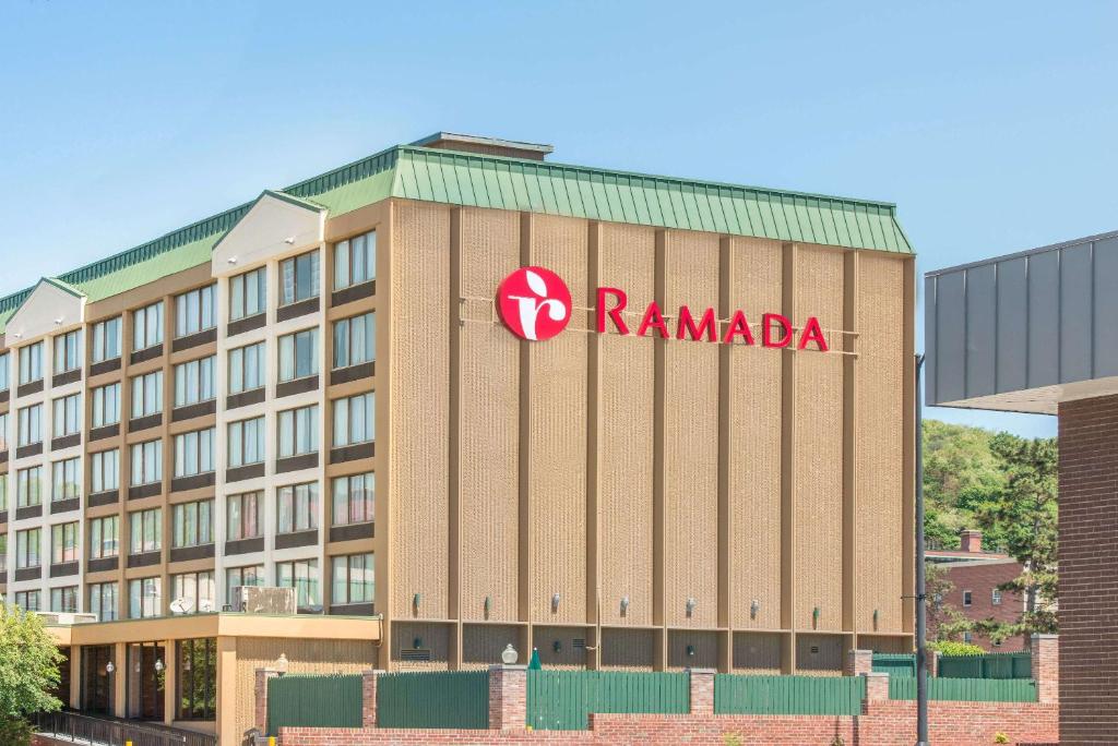 Ramada by Wyndham Cumberland Downtown Main image 1